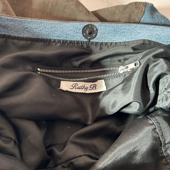 Large Weekend Bag - Picture 4 of 4